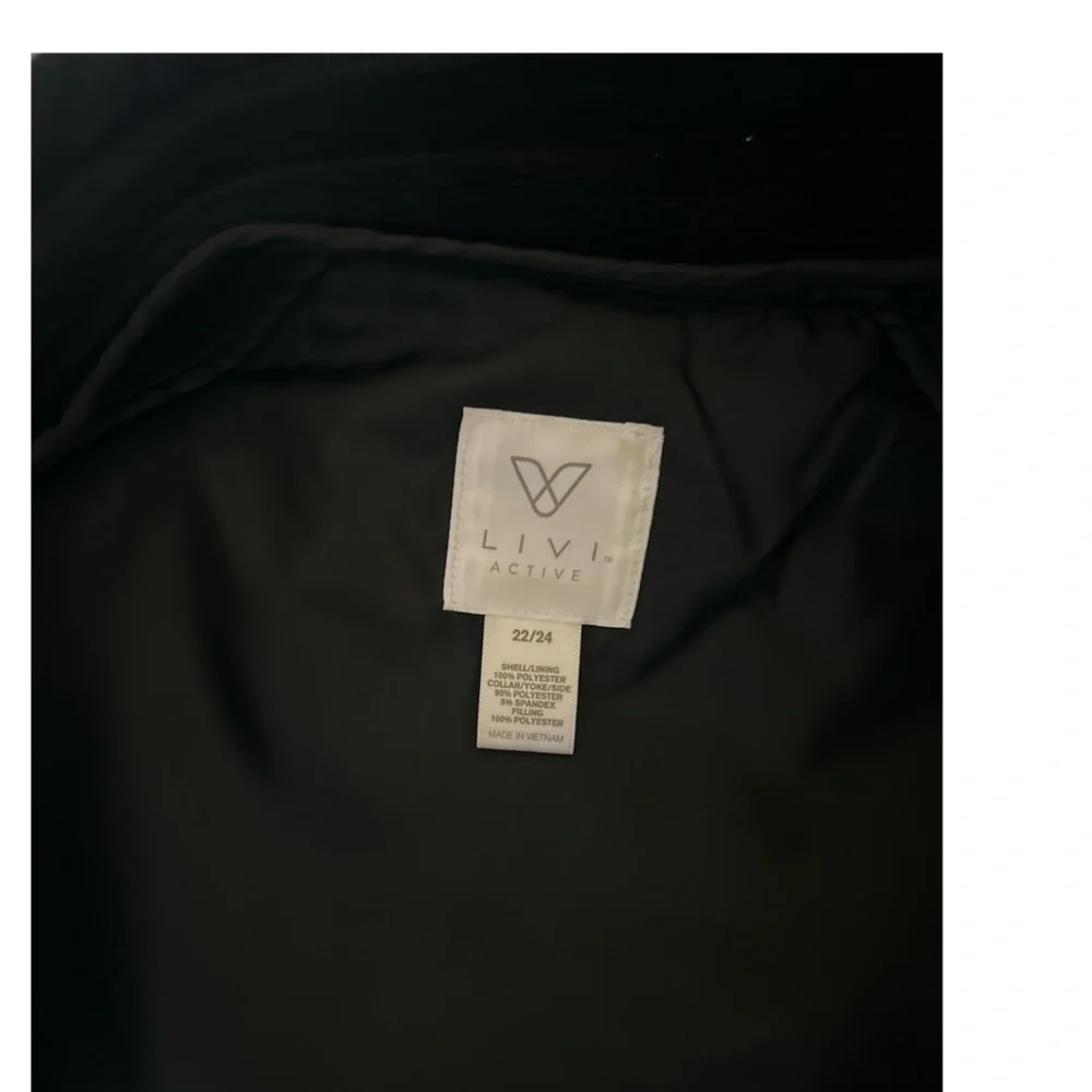 Livi Active Black Quilted Vest - Picture 4 of 4